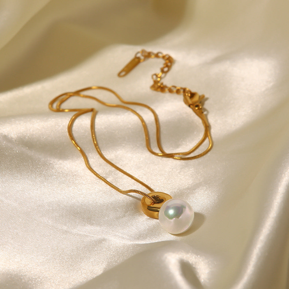 SISSLIA Vintage Stainless Steel Trend-Highlighting Pearl Gold-Plated Pendant Necklace for Women