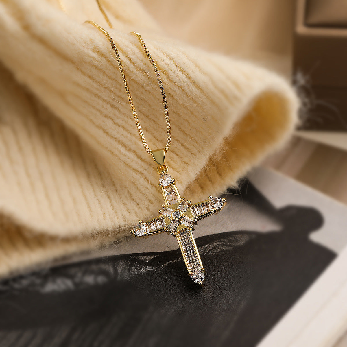 Sisslia Personality Jewelry Gold Plated Stainless Steel Chain Choker Cross Pendant Necklace Jewelry For Women