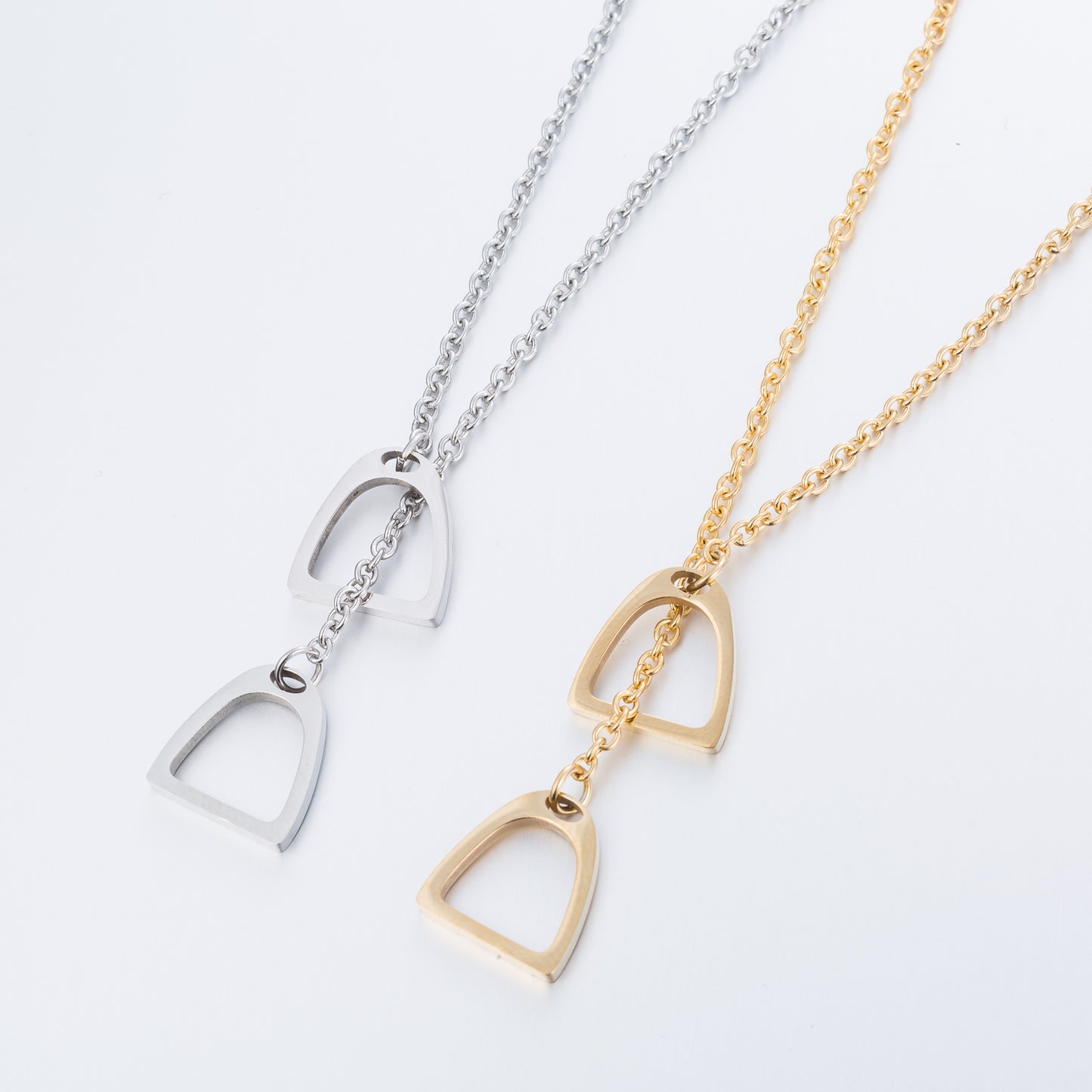 SISSLIA Wholesale Gold Stainless Steel Popular Horseshoe Shaped Pendant Necklace Personalized Animal Necklace For Women