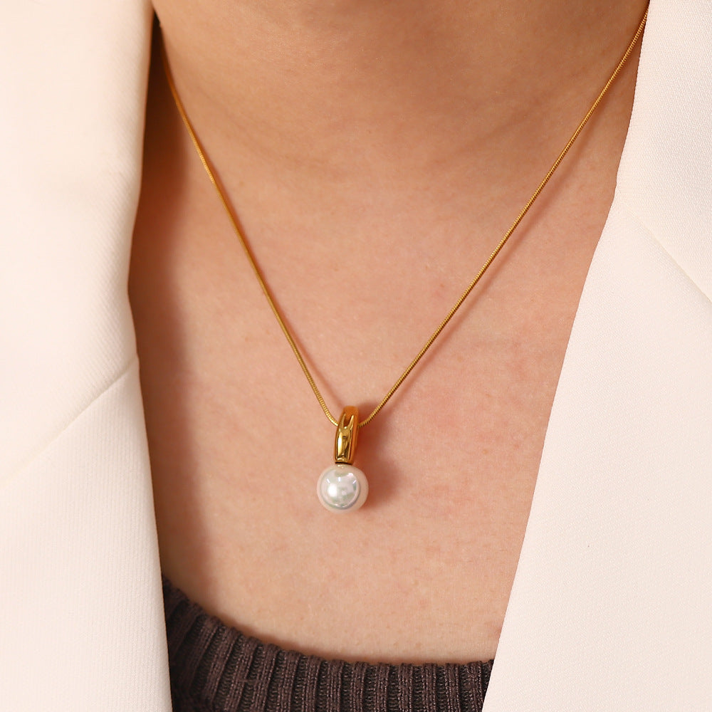SISSLIA Vintage Stainless Steel Trend-Highlighting Pearl Gold-Plated Pendant Necklace for Women